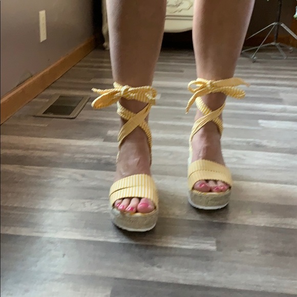 Yellow striped wedge espadrille - Picture 2 of 7